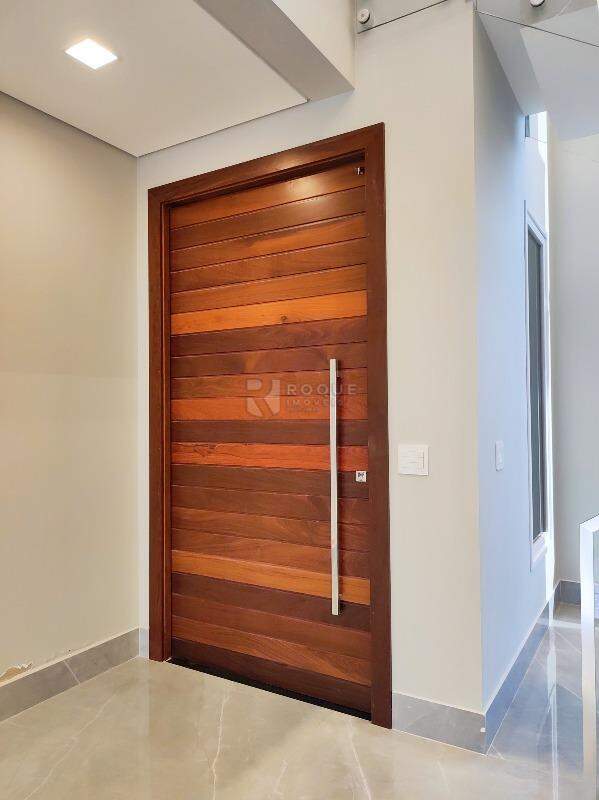 Casa em condomínio à venda no bairro Terras de São Bento II: ENTRADA