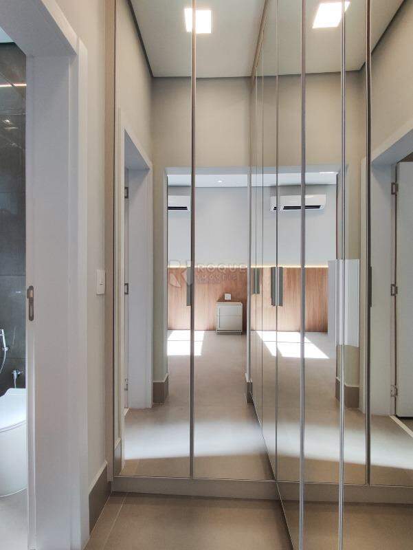 Casa em condomínio à venda no bairro Residencial Greville: CLOSET SUÍTE 2