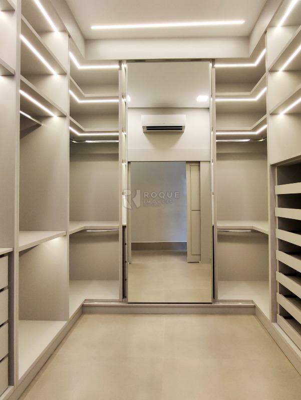Casa em condomínio à venda no bairro Residencial Greville: CLOSET SUÍTE MASTER