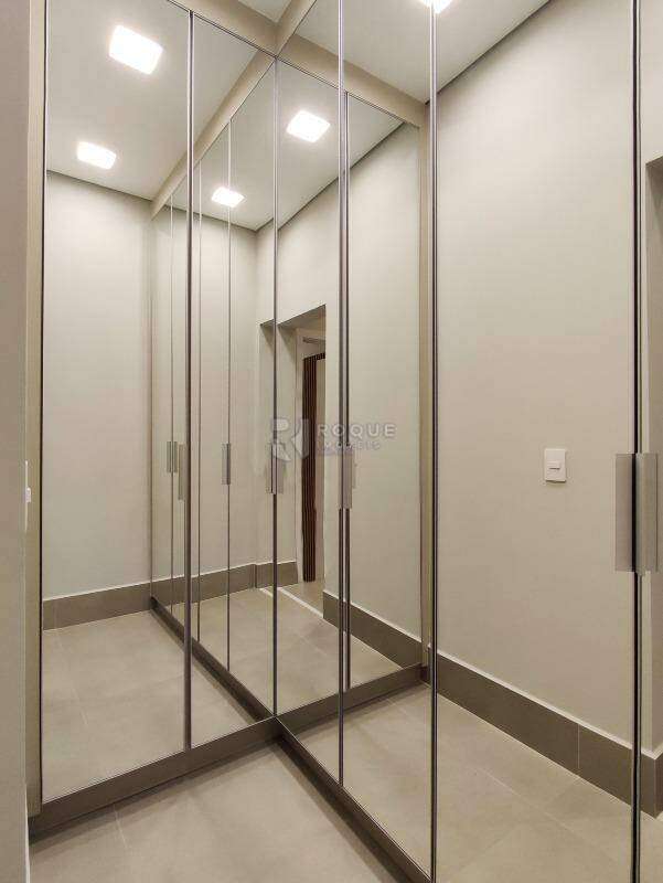 Casa em condomínio à venda no bairro Residencial Greville: CLOSET SUÍTE MASTER
