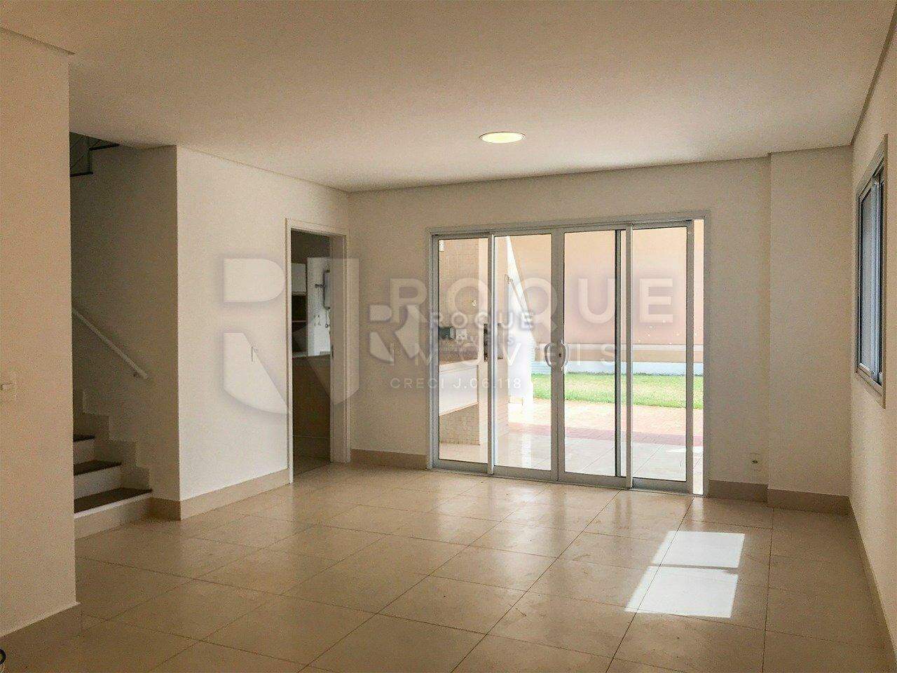 Casa em condomínio à venda no bairro Jardim Montezuma: Sala 