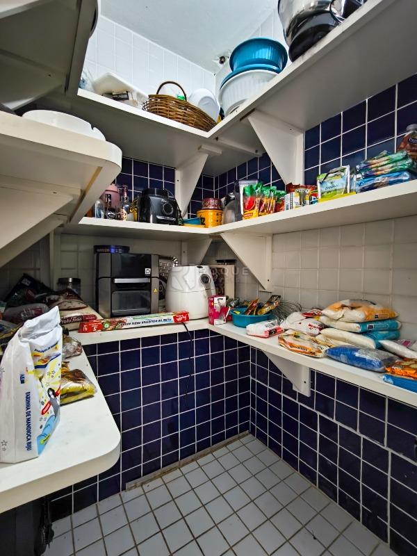 Casa Residencial à venda no bairro Jardim Canaa: DESPENSA