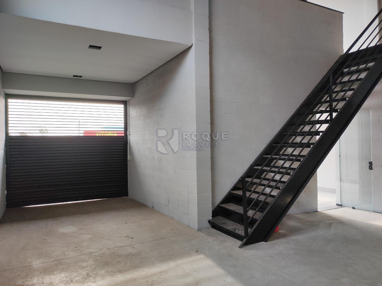 Barracão/Galpão à venda no bairro Jardim dos Jequitibás: ACESSO MEZANINO