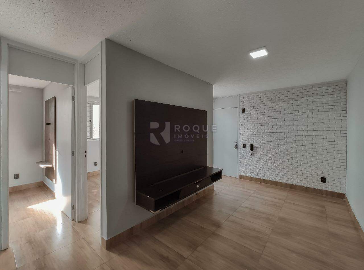 Apartamento à venda no bairro Parque Hippolyto: Sala 