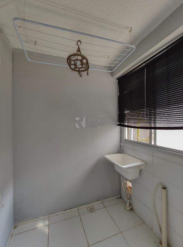 Apartamento à venda no bairro Parque Hippolyto: Área de serviço 