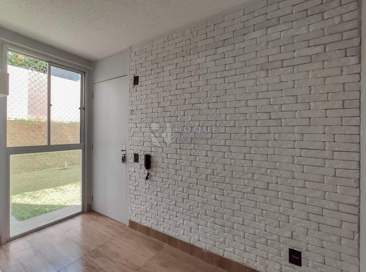 Apartamento à venda no bairro Parque Hippolyto: Sala 