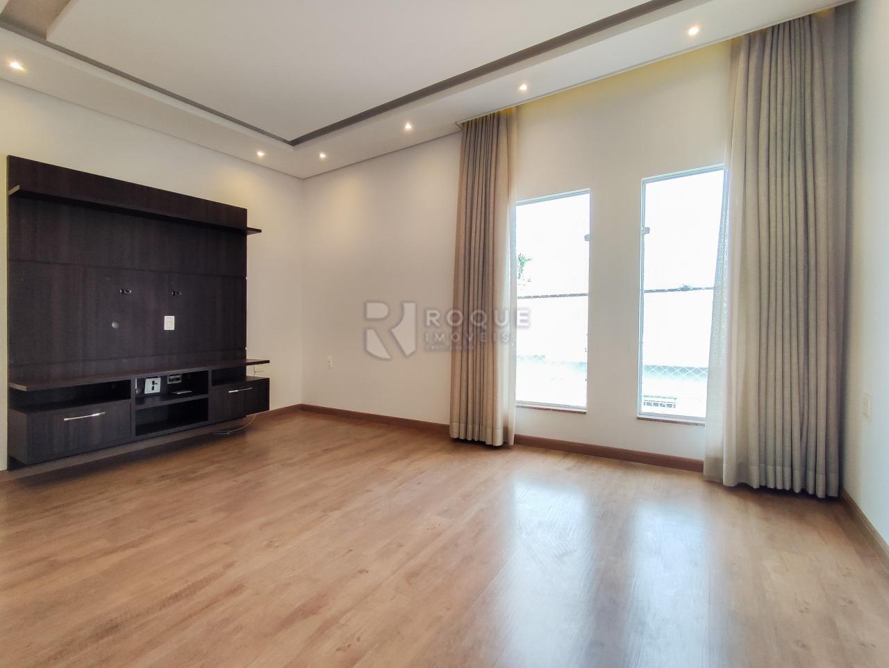 Casa em condomínio à venda no bairro Parque Residencial Roland: SALA DE TV