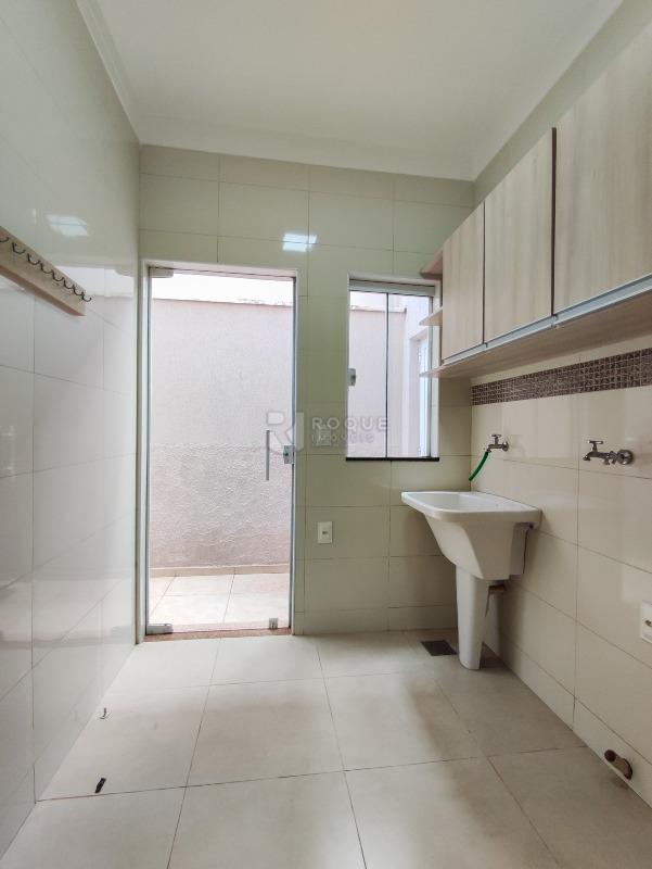 Casa em condomínio à venda no bairro Parque Residencial Roland: LAVANDERIA