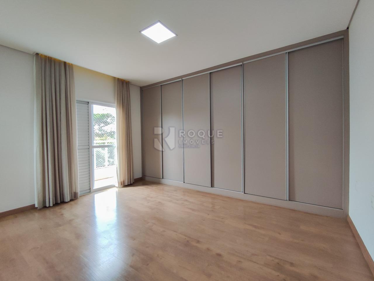 Casa em condomínio à venda no bairro Parque Residencial Roland: SUÍTE