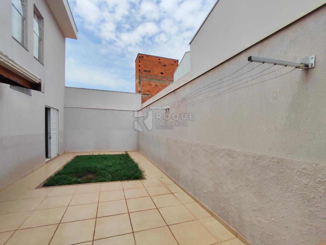 Casa em condomínio à venda no bairro Parque Residencial Roland: ÁREA DE VARAL