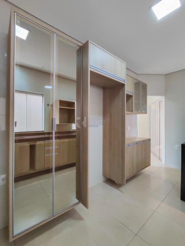 Casa em condomínio à venda no bairro Parque Residencial Roland: COZINHA