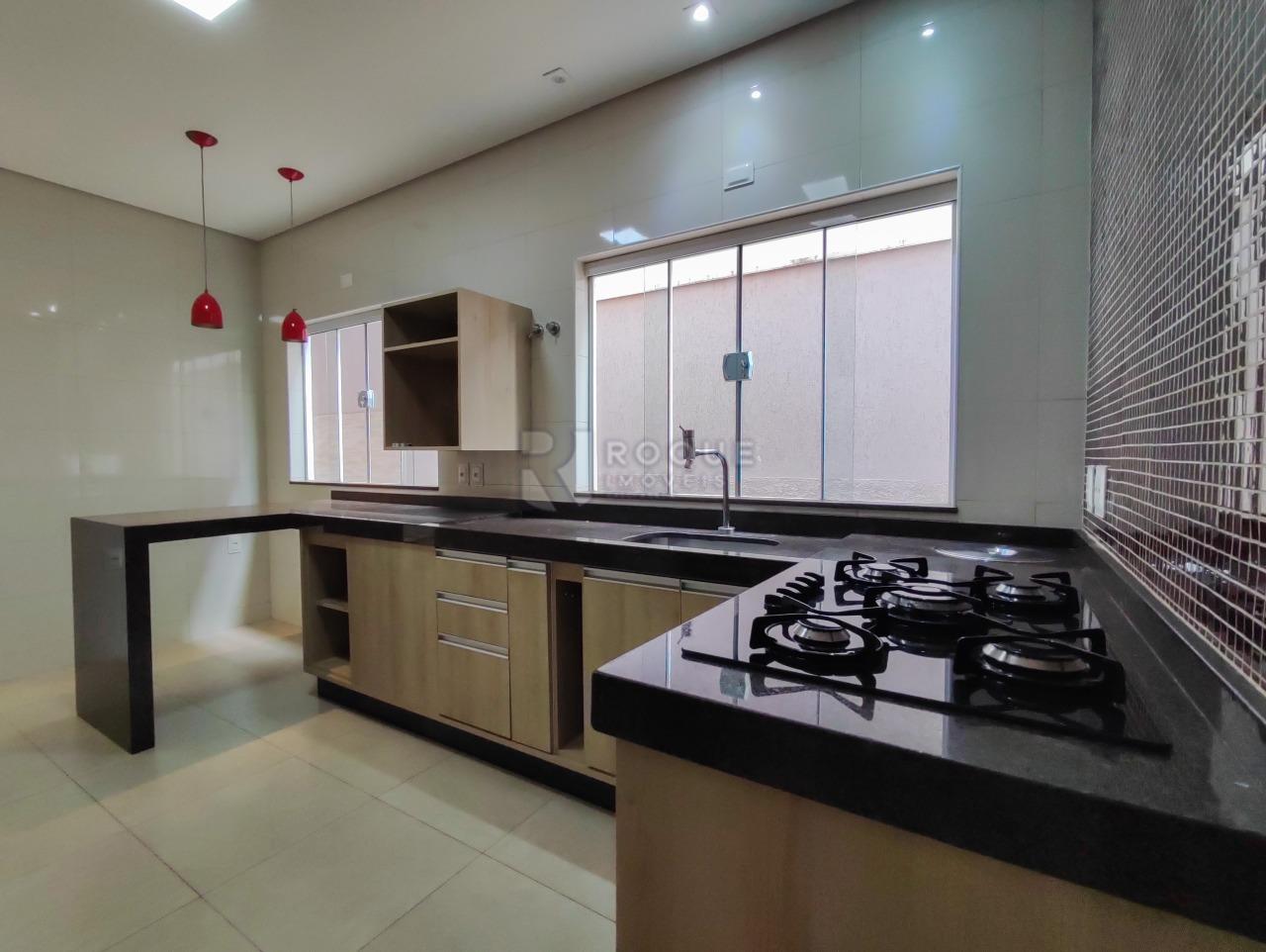 Casa em condomínio à venda no bairro Parque Residencial Roland: COZINHA