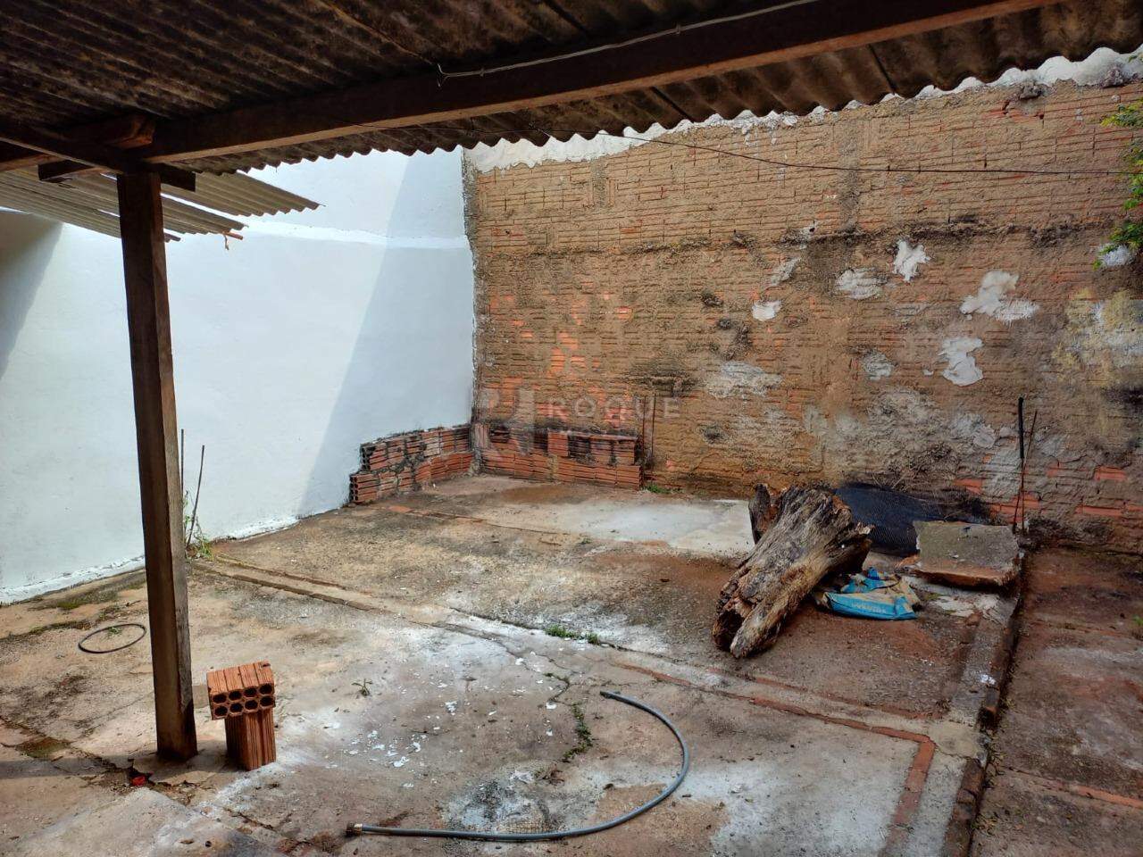 Casa Residencial para aluguel no bairro Parque Nossa Senhora das Dores: Quintal