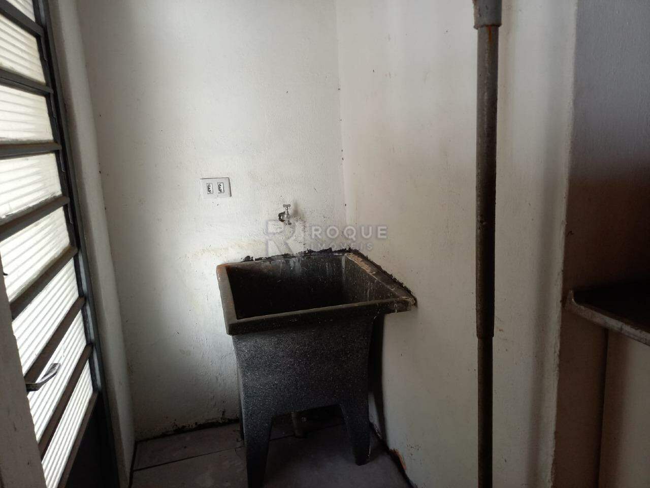 Casa Residencial para aluguel no bairro Parque Nossa Senhora das Dores: Área de serviço