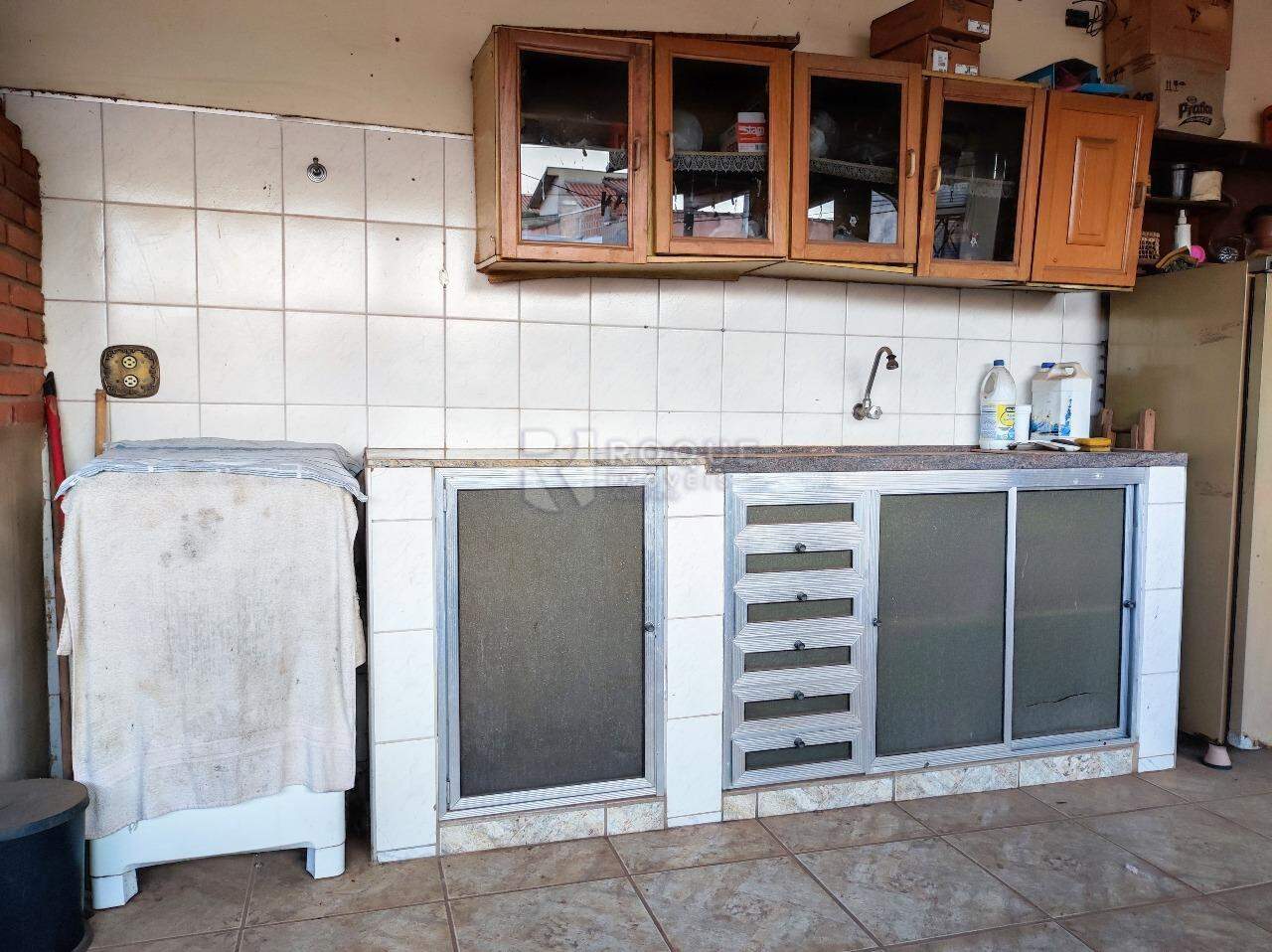 Casa Residencial à venda no bairro VILA DOS PINHEIROS: LAVANDERIA
