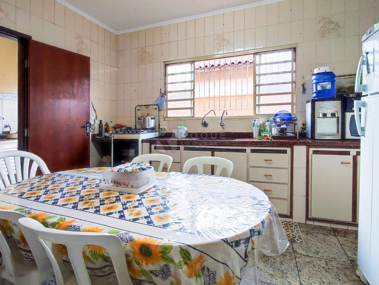 Casa Residencial à venda no bairro VILA DOS PINHEIROS: COZINHA