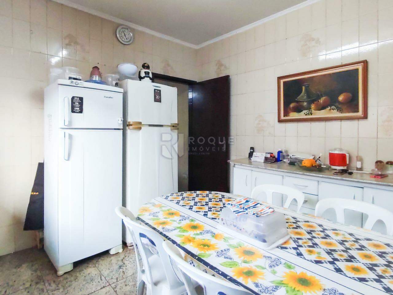Casa Residencial à venda no bairro VILA DOS PINHEIROS: COZINHA