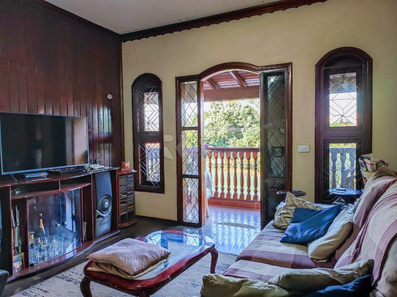 Casa Residencial à venda no bairro VILA DOS PINHEIROS: SALA DE TV