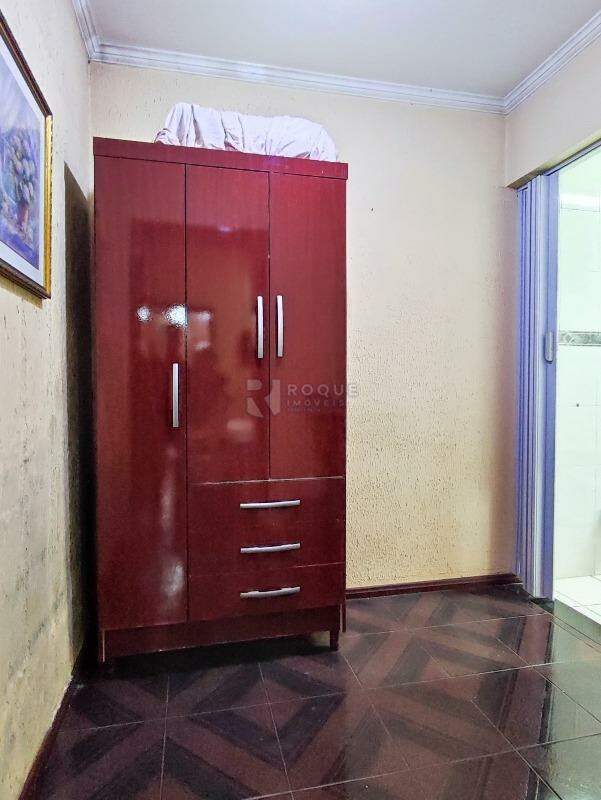 Casa Residencial à venda no bairro VILA DOS PINHEIROS: CLOSET SUÍTE