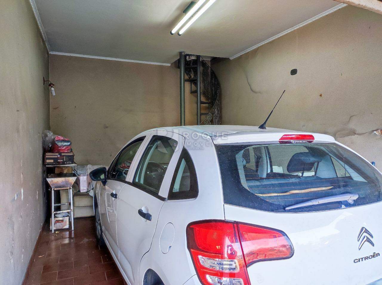 Casa Residencial à venda no bairro VILA DOS PINHEIROS: GARAGEM