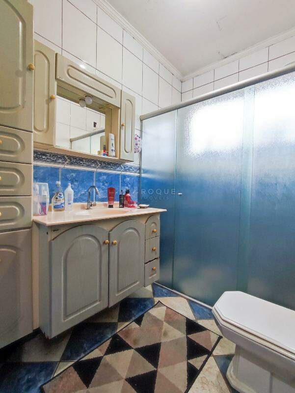 Casa Residencial à venda no bairro VILA DOS PINHEIROS: BANHEIRO SOCIAL