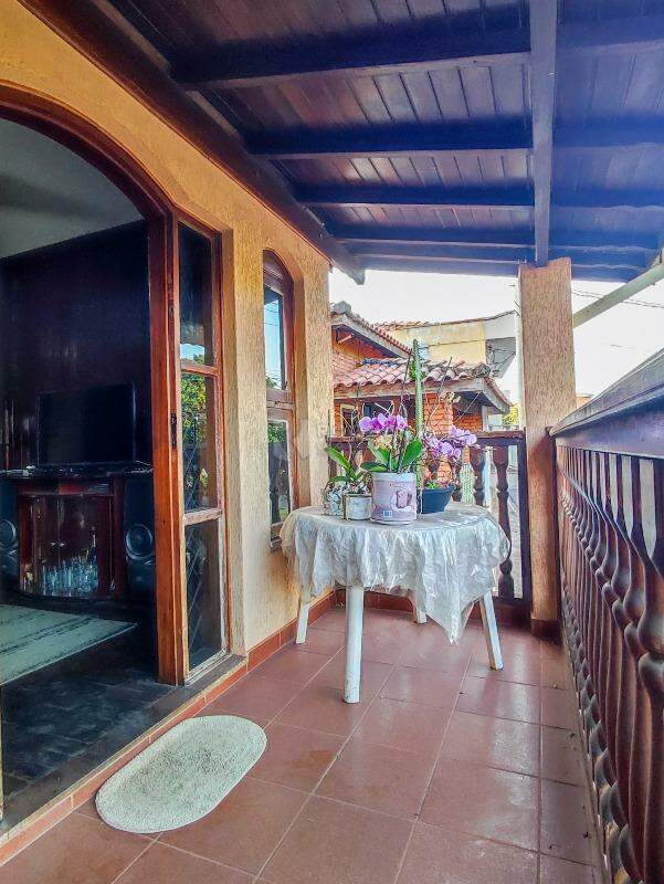 Casa Residencial à venda no bairro VILA DOS PINHEIROS: SACADA