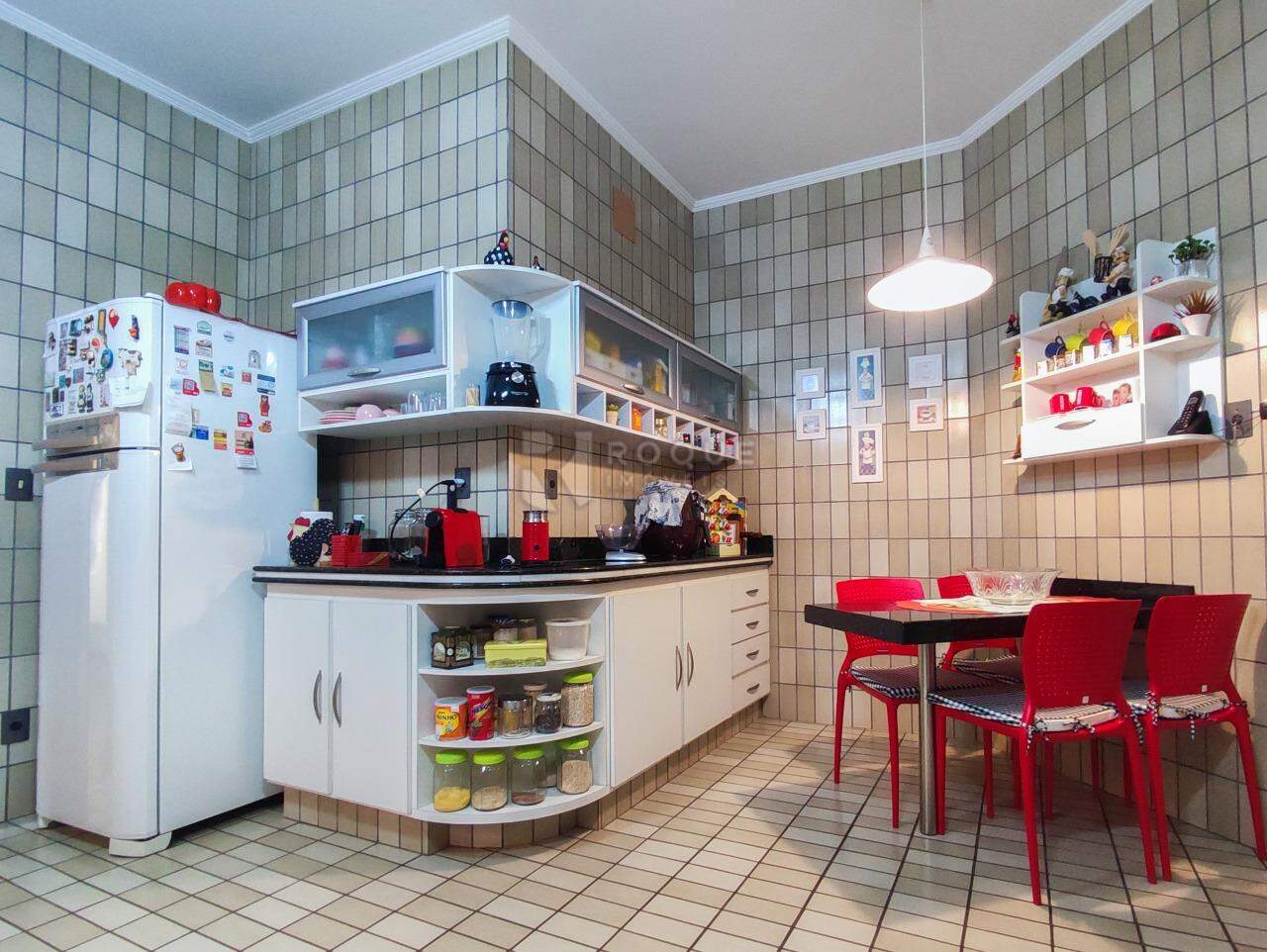 Casa em condomínio à venda no bairro Jardim Florença: COZINHA