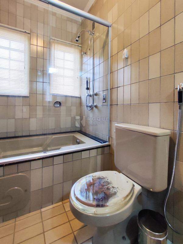 Casa em condomínio à venda no bairro Jardim Florença: WC SUÍTE 2
