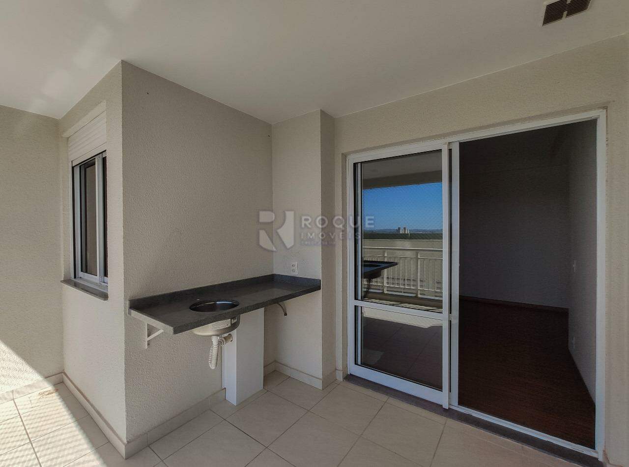 Apartamento para aluguel no bairro Vila Santa Rosália: Sacada