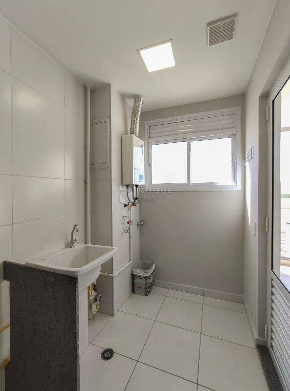 Apartamento para aluguel no bairro Vila Santa Rosália: Área de serviço
