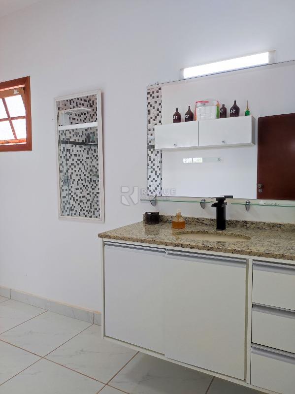 Chácara à venda no bairro Chácaras de Recreio Santa Helena: WC SUÍTE 1