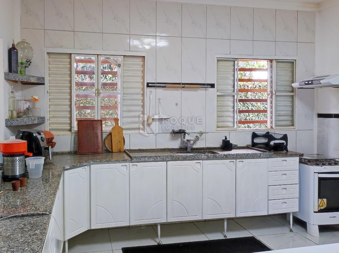 Chácara à venda no bairro Chácaras de Recreio Santa Helena: COZINHA