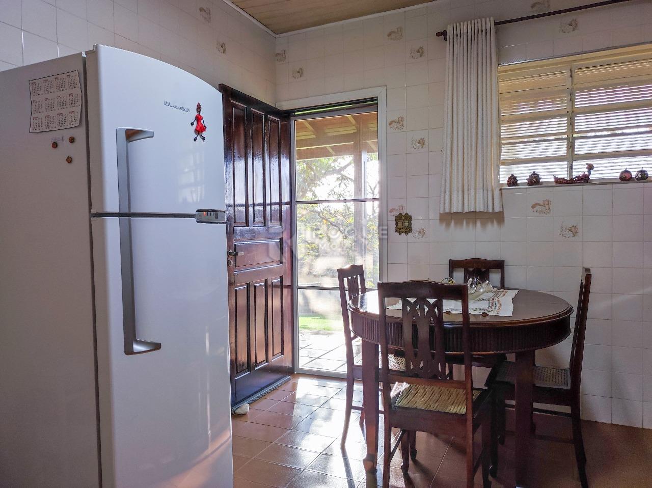 Chácara à venda no bairro Estância Eldorado: COZINHA