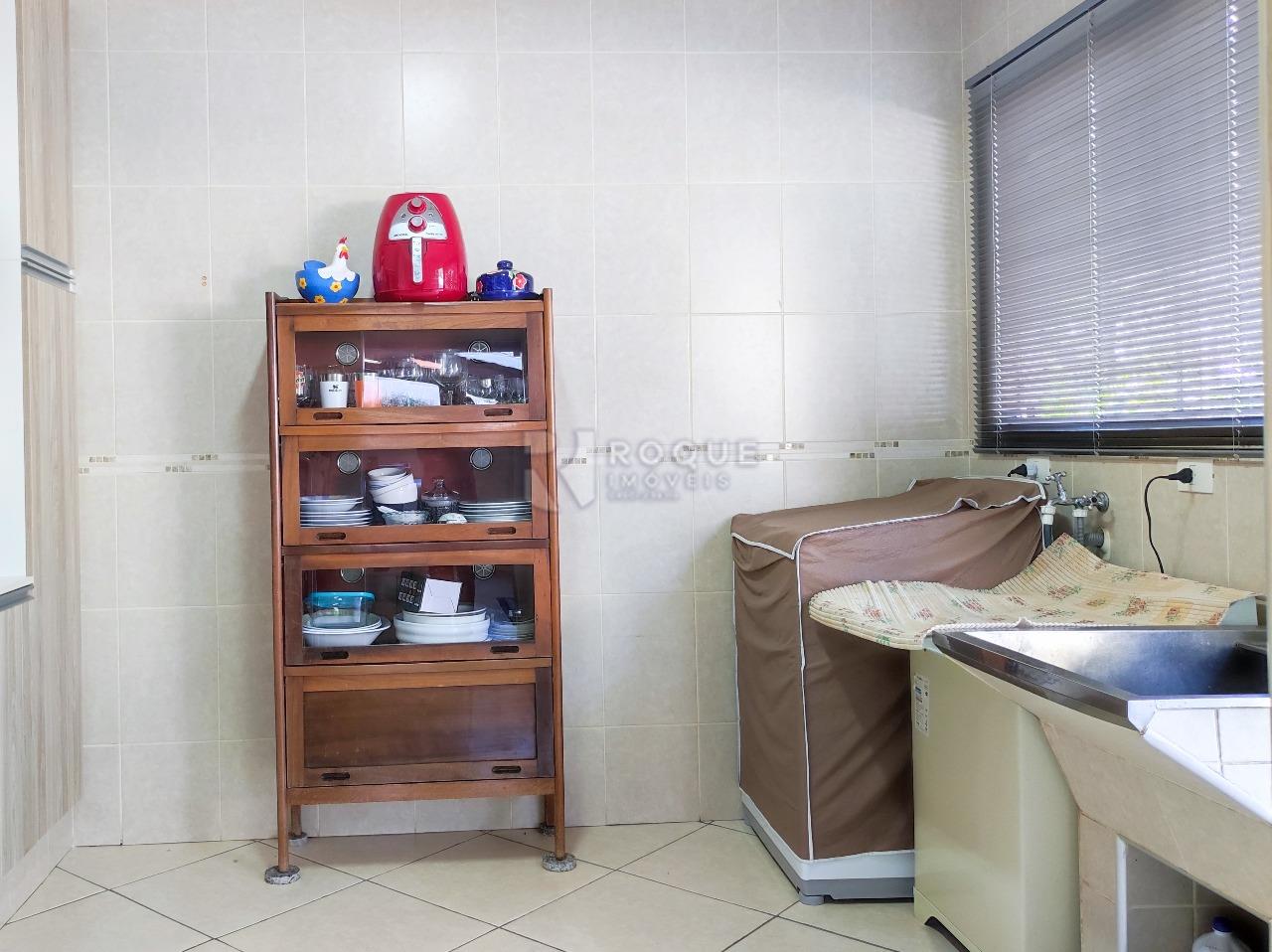 Chácara à venda no bairro Estância Eldorado: LAVANDERIA