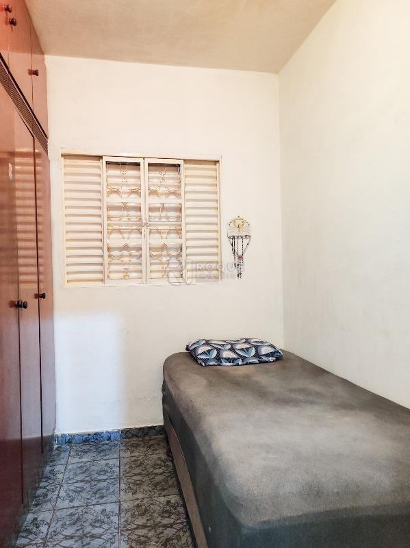 Casa Comercial à venda no bairro Jardim Ouro Verde: DORMITÓRIO 1