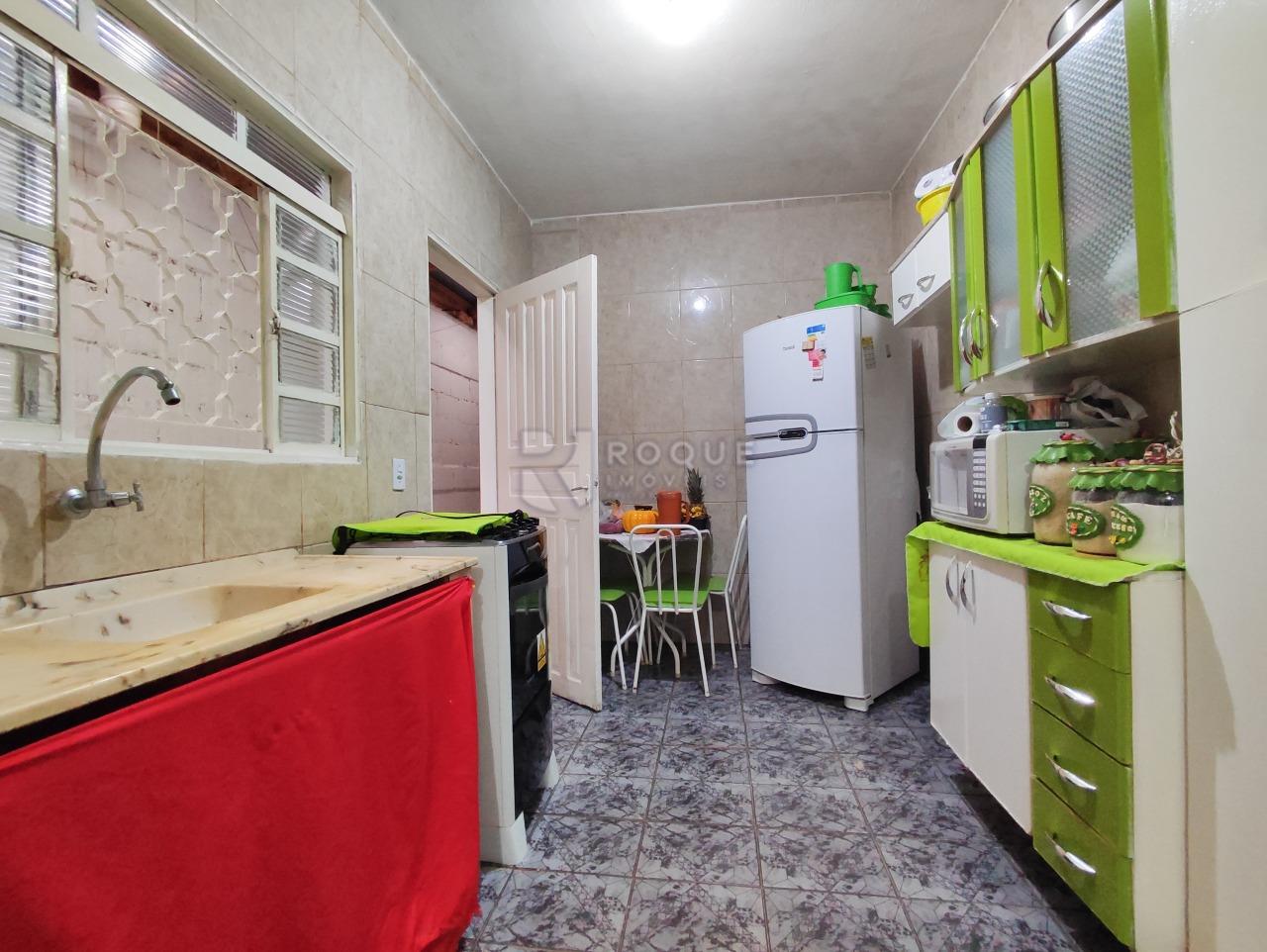 Casa Comercial à venda no bairro Jardim Ouro Verde: COZINHA