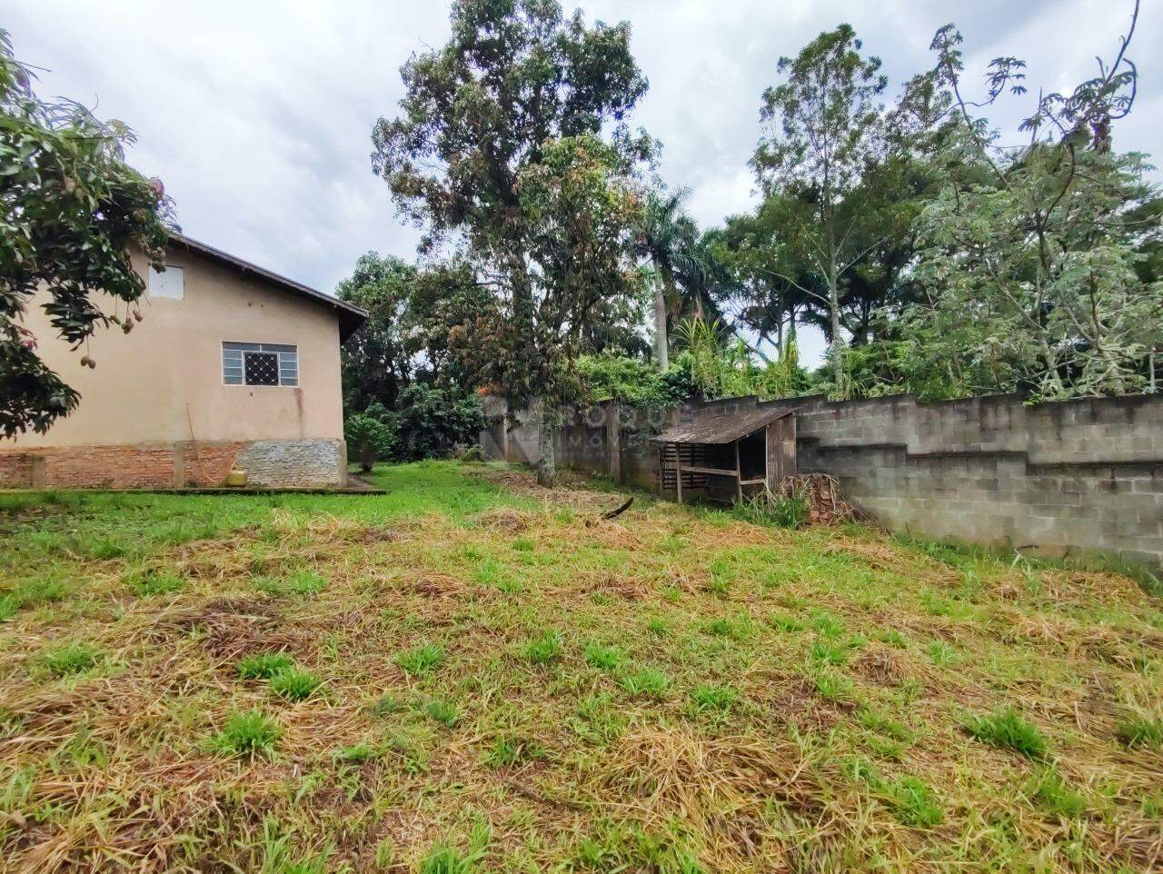 Casa Residencial à venda no bairro Estância Jardim: FUNDOS