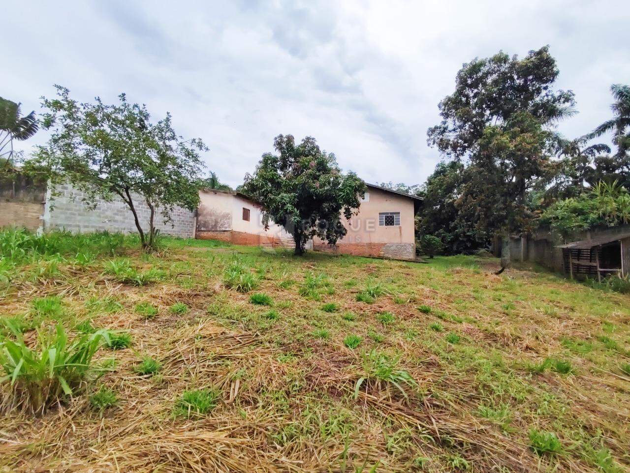 Casa Residencial à venda no bairro Estância Jardim: FUNDOS
