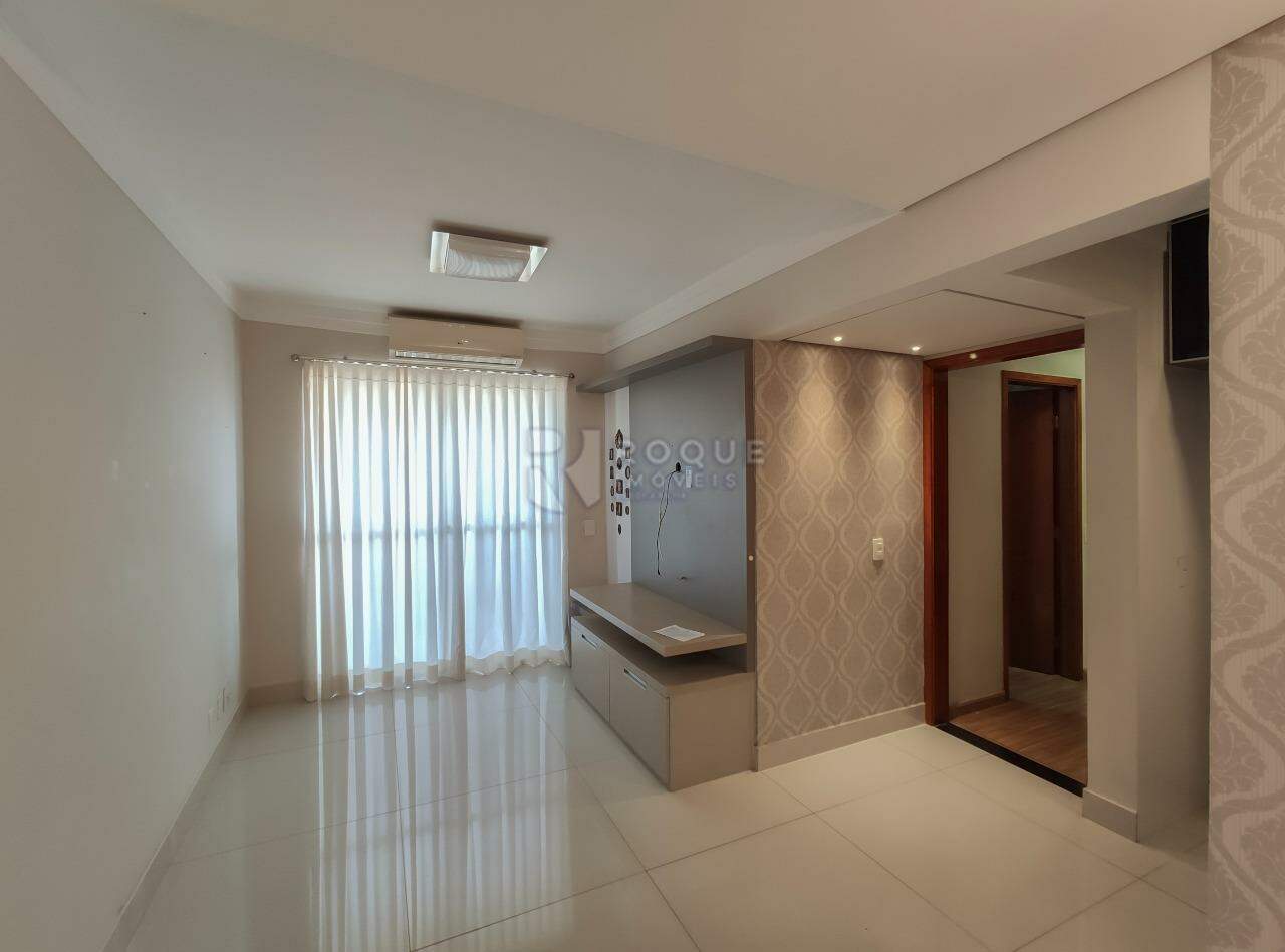 Apartamento para aluguel no bairro Vila Labaki: Sala 