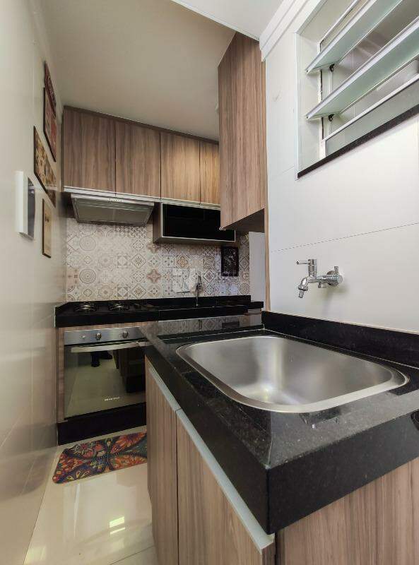 Apartamento para aluguel no bairro Vila Labaki: Área de serviço 