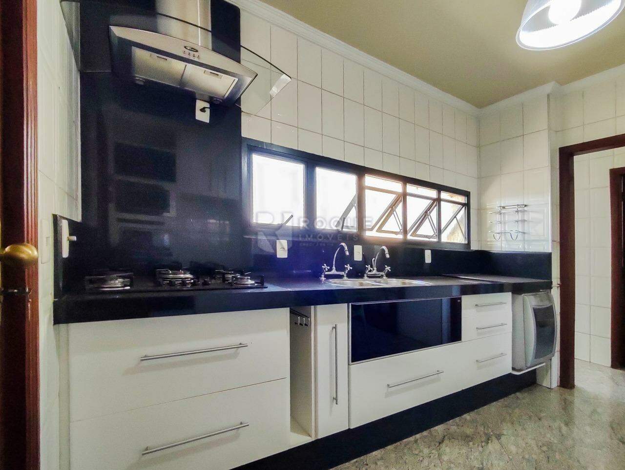 Apartamento à venda no bairro Centro: COZINHA