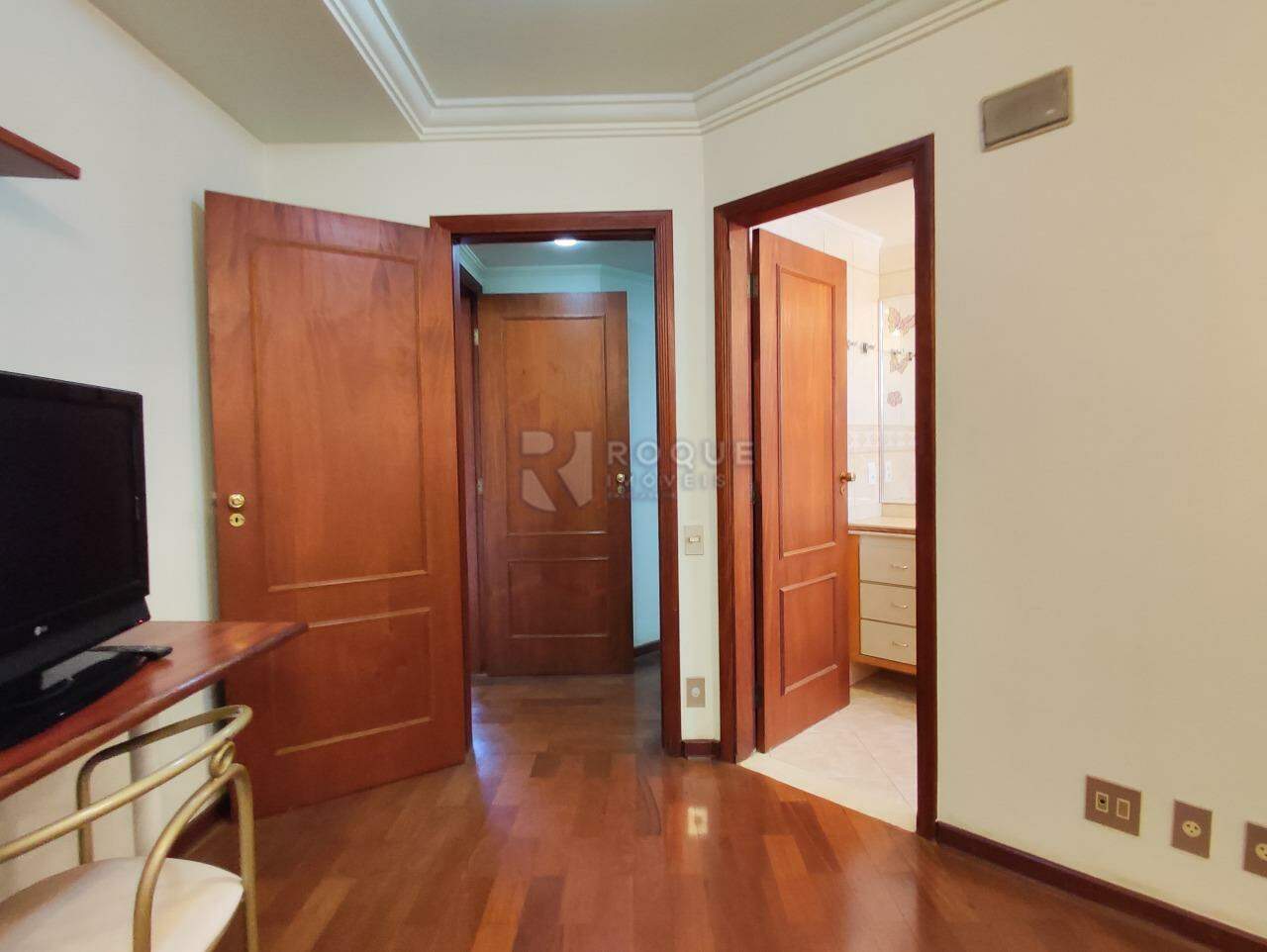 Apartamento à venda no bairro Centro: SUÍTE 1