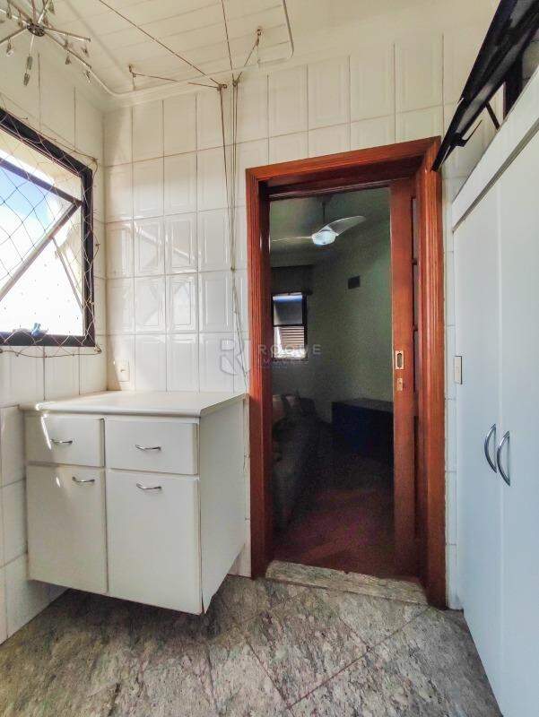 Apartamento à venda no bairro Centro: LAVANDERIA