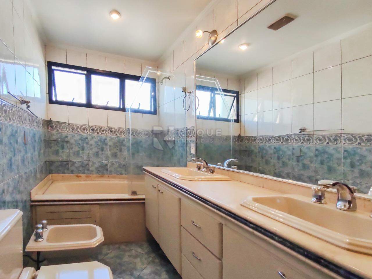 Apartamento à venda no bairro Centro: WC SUÍTE 2