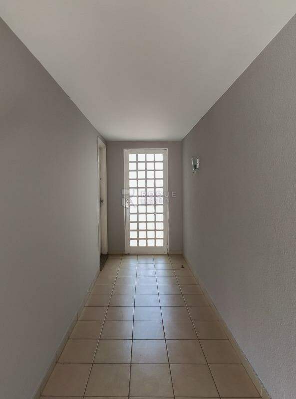 Casa Residencial para aluguel no bairro Vila Claudia: Corredor de acesso 