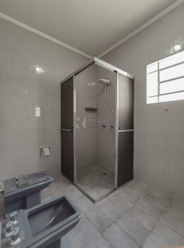Casa Residencial para aluguel no bairro Vila Claudia: WC social