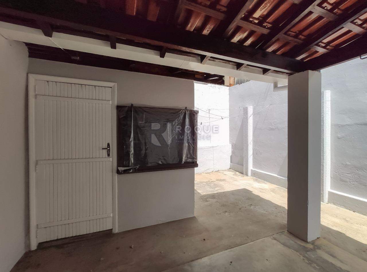 Casa Residencial para aluguel no bairro Vila Claudia: Área de serviço / rancho fundo