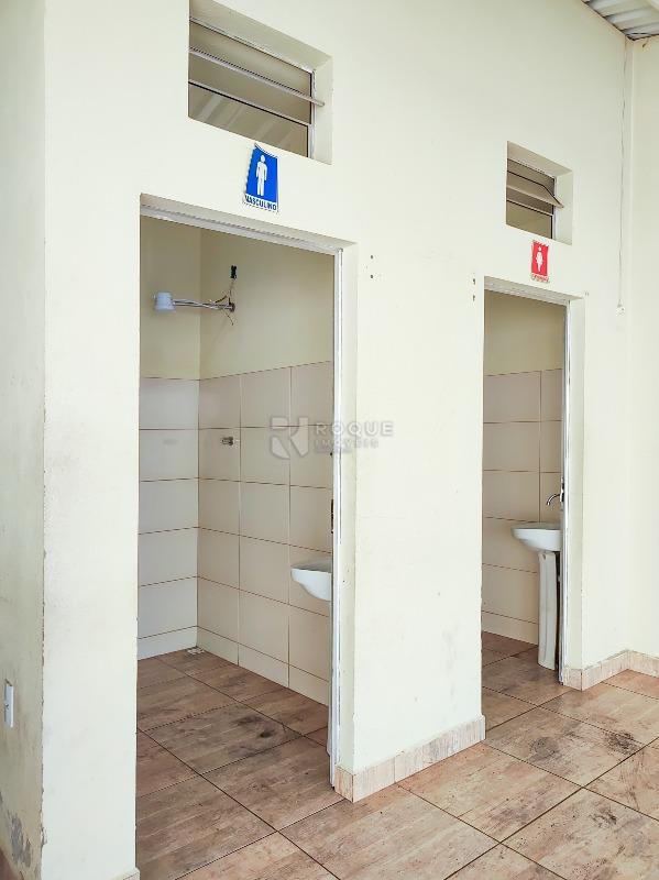 Área de Lazer à venda no bairro Jardim dos Jequitibás: BANHEIROS 