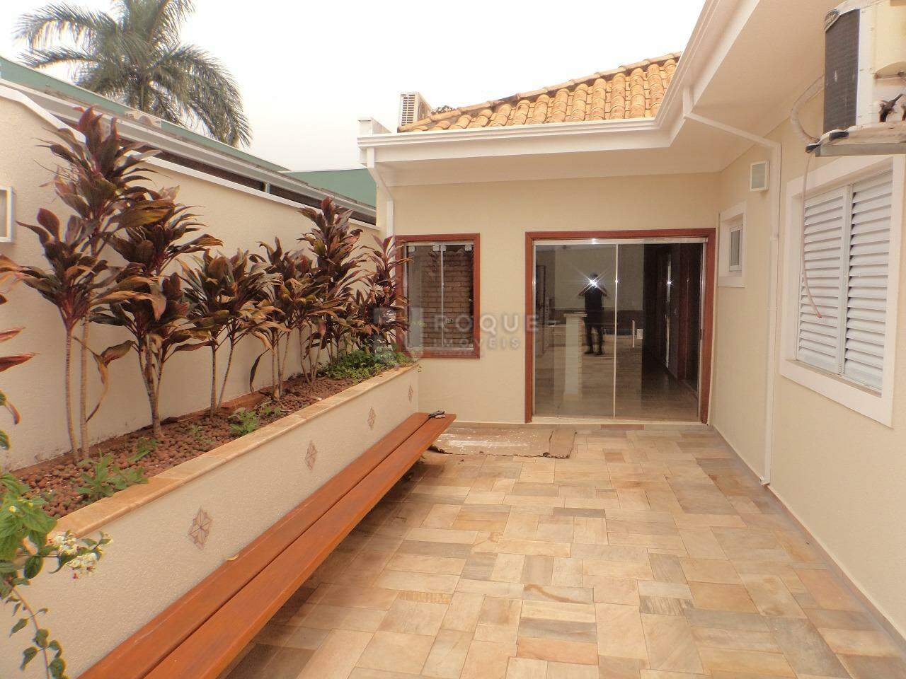 Casa em condomínio para aluguel no bairro Jardim Residencial Monsenhor Rossi: Quintal fundos