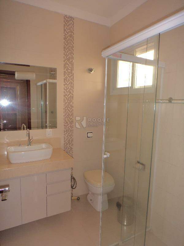 Casa em condomínio para aluguel no bairro Jardim Residencial Monsenhor Rossi: WC dormitório 3